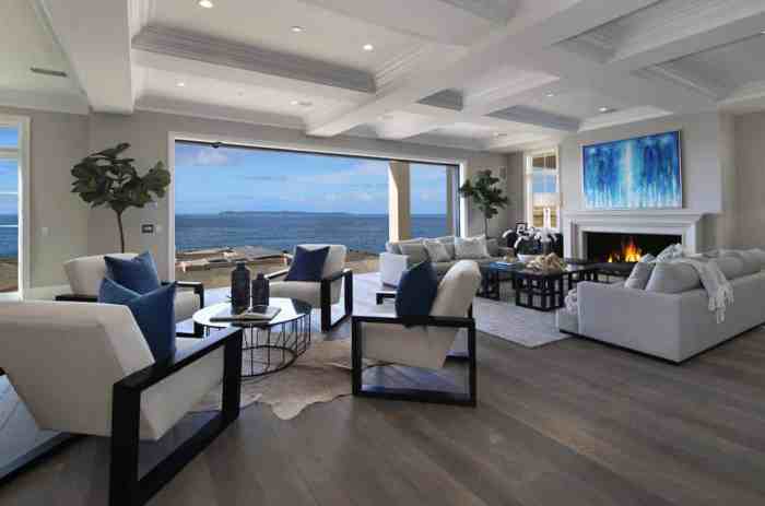 Seaside condutor fireplaces blancointeriores sofas atmosphere homebunch